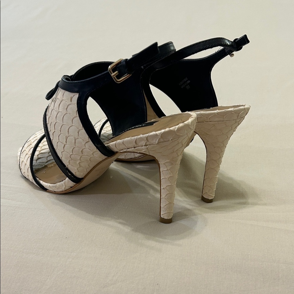 Ann Taylor Shoes Winter White Gwen Lace Up Exotic Heel Sz 9 Black Bow & Tassel - Picture 4 of 10